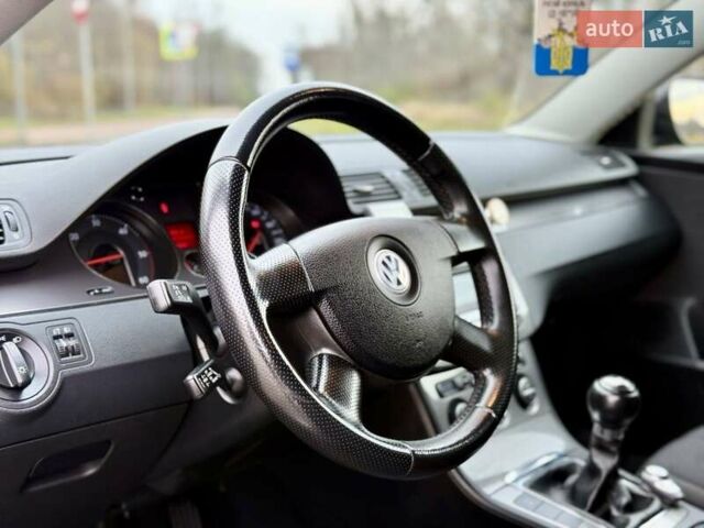 Черный Фольксваген Пассат, объемом двигателя 2 л и пробегом 403 тыс. км за 5499 $, фото 21 на Automoto.ua