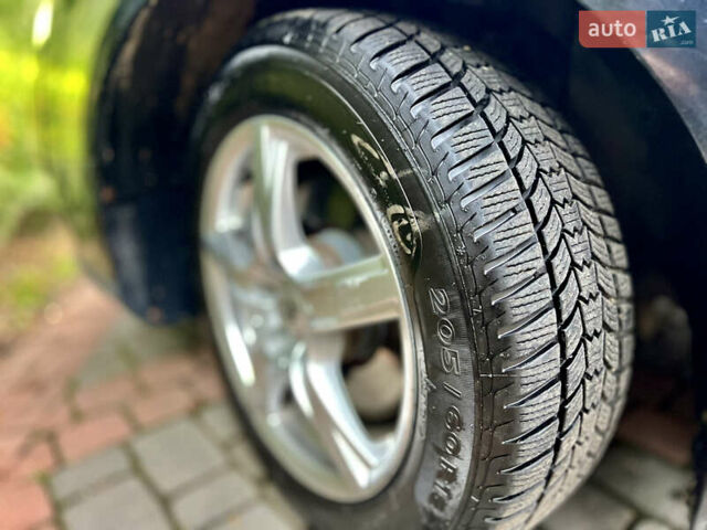 Черный Фольксваген Пассат, объемом двигателя 2 л и пробегом 349 тыс. км за 5099 $, фото 27 на Automoto.ua