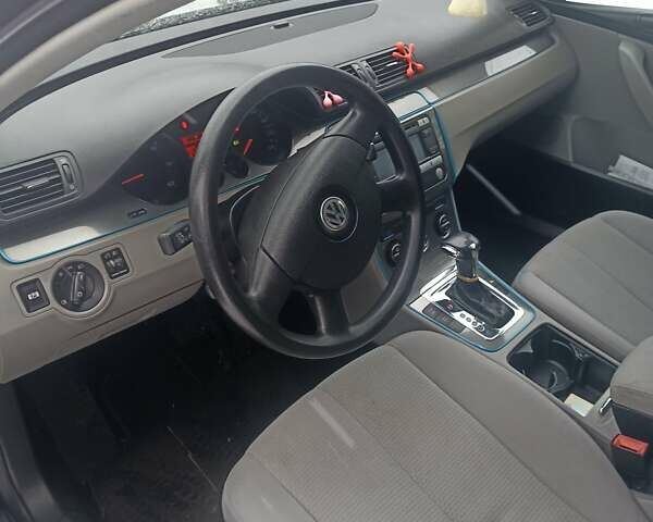 Черный Фольксваген Пассат, объемом двигателя 1.97 л и пробегом 240 тыс. км за 7190 $, фото 2 на Automoto.ua