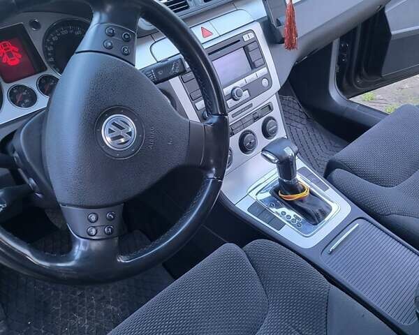 Черный Фольксваген Пассат, объемом двигателя 2 л и пробегом 280 тыс. км за 6400 $, фото 29 на Automoto.ua