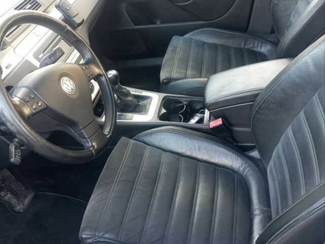 Черный Фольксваген Пассат, объемом двигателя 2 л и пробегом 320 тыс. км за 2600 $, фото 3 на Automoto.ua