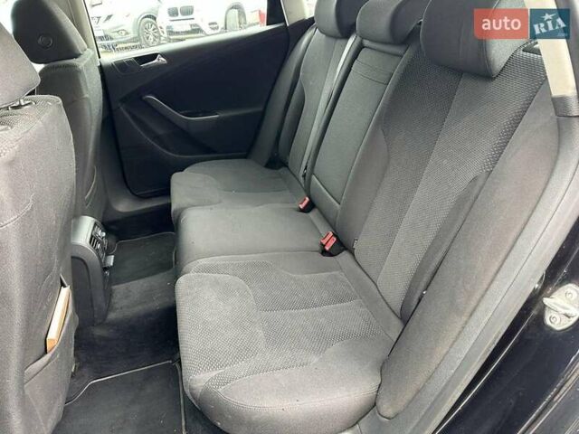 Черный Фольксваген Пассат, объемом двигателя 2 л и пробегом 288 тыс. км за 7290 $, фото 24 на Automoto.ua