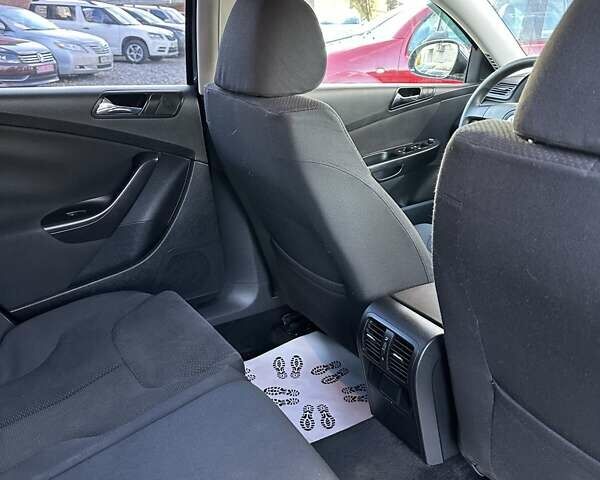 Черный Фольксваген Пассат, объемом двигателя 2 л и пробегом 269 тыс. км за 6700 $, фото 21 на Automoto.ua