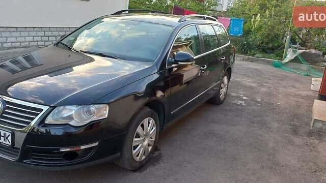 Черный Фольксваген Пассат, объемом двигателя 1.6 л и пробегом 370 тыс. км за 5200 $, фото 2 на Automoto.ua