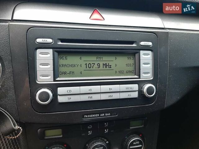 Черный Фольксваген Пассат, объемом двигателя 1.97 л и пробегом 285 тыс. км за 5700 $, фото 4 на Automoto.ua