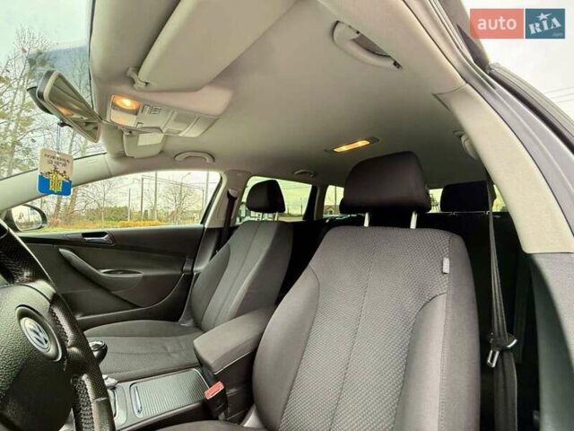 Черный Фольксваген Пассат, объемом двигателя 2 л и пробегом 403 тыс. км за 5499 $, фото 20 на Automoto.ua