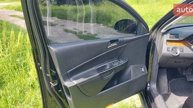 Черный Фольксваген Пассат, объемом двигателя 2 л и пробегом 284 тыс. км за 8500 $, фото 26 на Automoto.ua