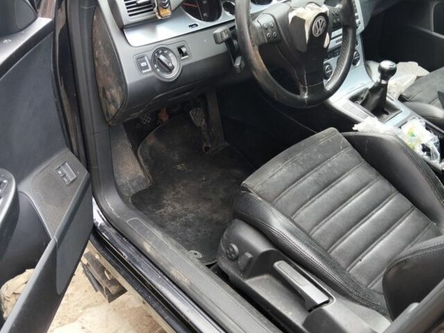 Чорний Фольксваген Пассат, об'ємом двигуна 2 л та пробігом 220 тис. км за 4000 $, фото 2 на Automoto.ua