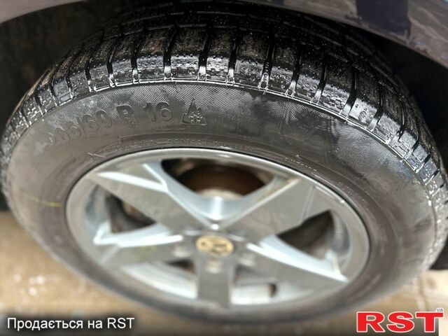 Черный Фольксваген Пассат, объемом двигателя 1.9 л и пробегом 240 тыс. км за 5250 $, фото 6 на Automoto.ua