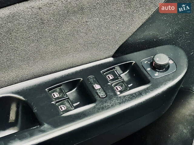 Черный Фольксваген Пассат, объемом двигателя 2 л и пробегом 349 тыс. км за 5099 $, фото 25 на Automoto.ua