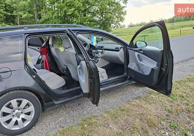 Черный Фольксваген Пассат, объемом двигателя 2 л и пробегом 470 тыс. км за 5249 $, фото 13 на Automoto.ua