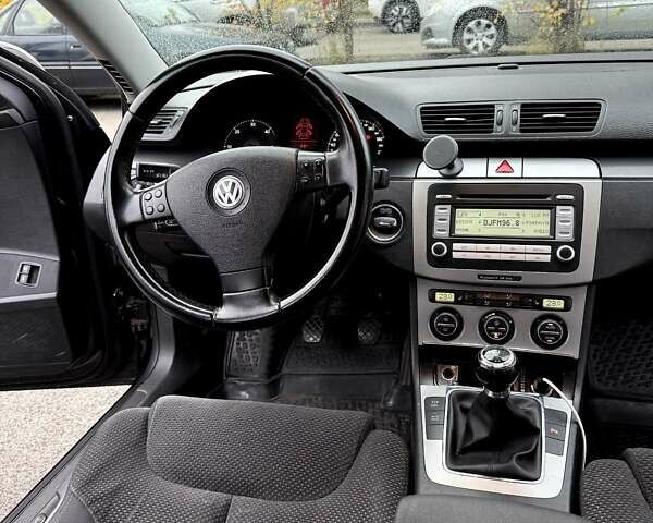 Черный Фольксваген Пассат, объемом двигателя 1.97 л и пробегом 359 тыс. км за 6500 $, фото 11 на Automoto.ua