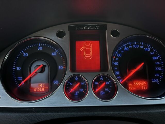 Черный Фольксваген Пассат, объемом двигателя 2 л и пробегом 340 тыс. км за 2500 $, фото 10 на Automoto.ua