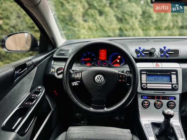 Черный Фольксваген Пассат, объемом двигателя 2 л и пробегом 349 тыс. км за 5099 $, фото 19 на Automoto.ua