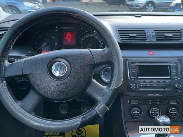 Черный Фольксваген Пассат, объемом двигателя 1.9 л и пробегом 268 тыс. км за 6200 $, фото 18 на Automoto.ua