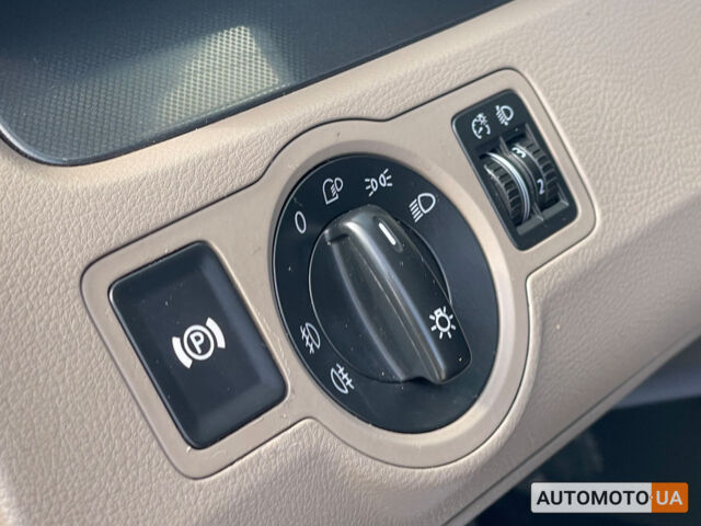 Черный Фольксваген Пассат, объемом двигателя 1.9 л и пробегом 290 тыс. км за 7400 $, фото 9 на Automoto.ua