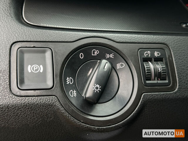 Черный Фольксваген Пассат, объемом двигателя 2 л и пробегом 240 тыс. км за 6799 $, фото 13 на Automoto.ua