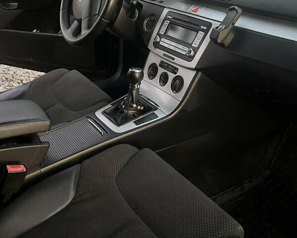 Чорний Фольксваген Пассат, об'ємом двигуна 1.97 л та пробігом 360 тис. км за 6800 $, фото 10 на Automoto.ua