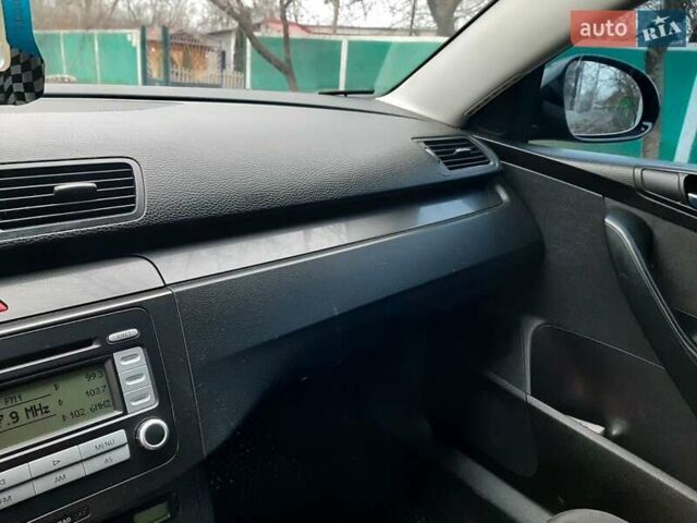 Черный Фольксваген Пассат, объемом двигателя 1.97 л и пробегом 285 тыс. км за 5700 $, фото 2 на Automoto.ua