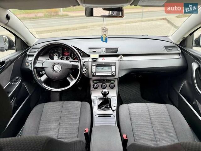 Черный Фольксваген Пассат, объемом двигателя 2 л и пробегом 403 тыс. км за 5499 $, фото 22 на Automoto.ua