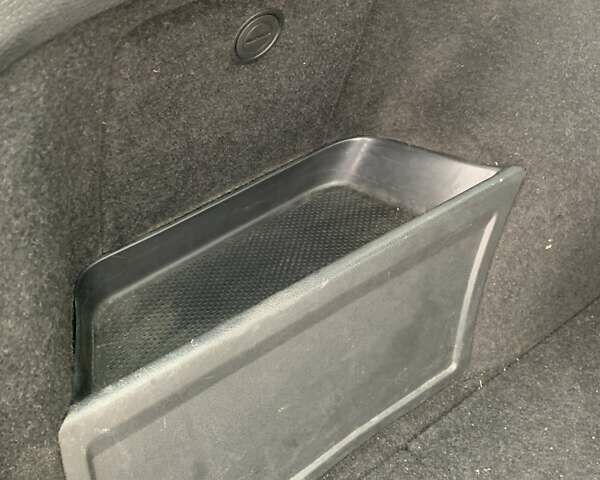 Черный Фольксваген Пассат, объемом двигателя 2 л и пробегом 300 тыс. км за 4700 $, фото 22 на Automoto.ua