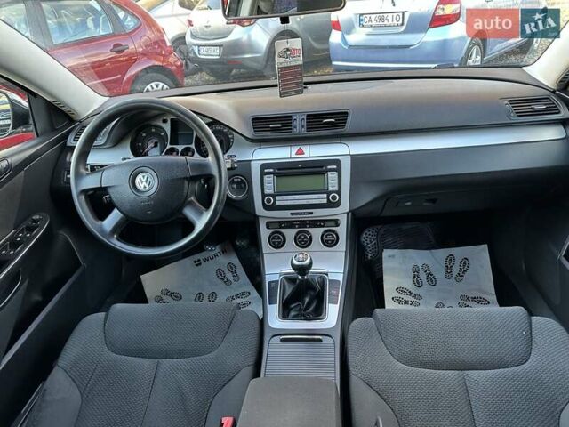 Черный Фольксваген Пассат, объемом двигателя 2 л и пробегом 269 тыс. км за 6700 $, фото 5 на Automoto.ua