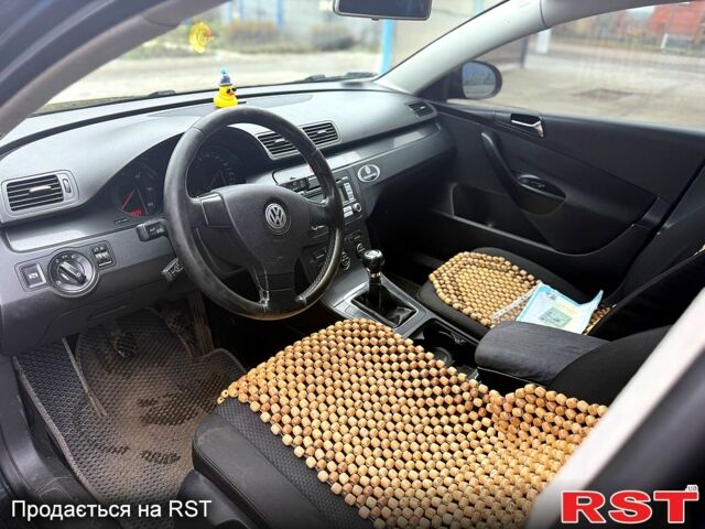 Черный Фольксваген Пассат, объемом двигателя 1.9 л и пробегом 240 тыс. км за 5250 $, фото 7 на Automoto.ua