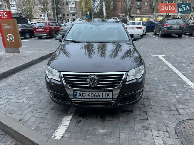 Черный Фольксваген Пассат, объемом двигателя 1.97 л и пробегом 350 тыс. км за 6500 $, фото 4 на Automoto.ua