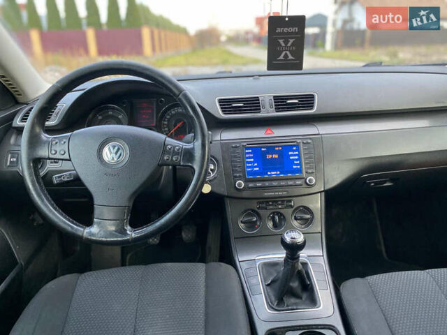 Черный Фольксваген Пассат, объемом двигателя 1.97 л и пробегом 300 тыс. км за 2750 $, фото 8 на Automoto.ua