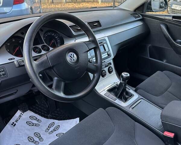 Черный Фольксваген Пассат, объемом двигателя 2 л и пробегом 269 тыс. км за 6700 $, фото 9 на Automoto.ua