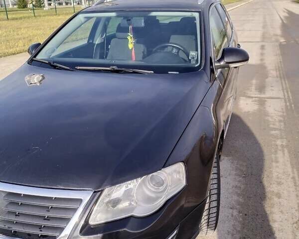 Чорний Фольксваген Пассат, об'ємом двигуна 2 л та пробігом 220 тис. км за 6450 $, фото 2 на Automoto.ua