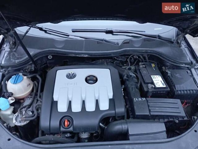 Черный Фольксваген Пассат, объемом двигателя 1.97 л и пробегом 251 тыс. км за 6450 $, фото 26 на Automoto.ua
