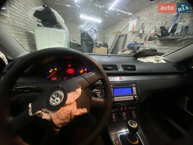Черный Фольксваген Пассат, объемом двигателя 2 л и пробегом 283 тыс. км за 3200 $, фото 12 на Automoto.ua