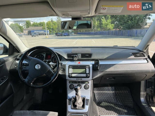 Черный Фольксваген Пассат, объемом двигателя 1.8 л и пробегом 165 тыс. км за 7000 $, фото 7 на Automoto.ua