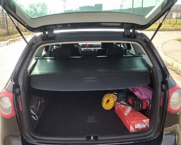 Чорний Фольксваген Пассат, об'ємом двигуна 2 л та пробігом 220 тис. км за 6450 $, фото 14 на Automoto.ua