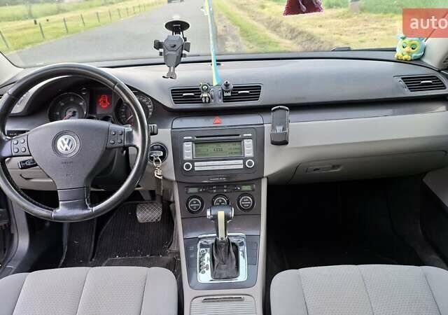 Черный Фольксваген Пассат, объемом двигателя 2 л и пробегом 470 тыс. км за 5249 $, фото 15 на Automoto.ua