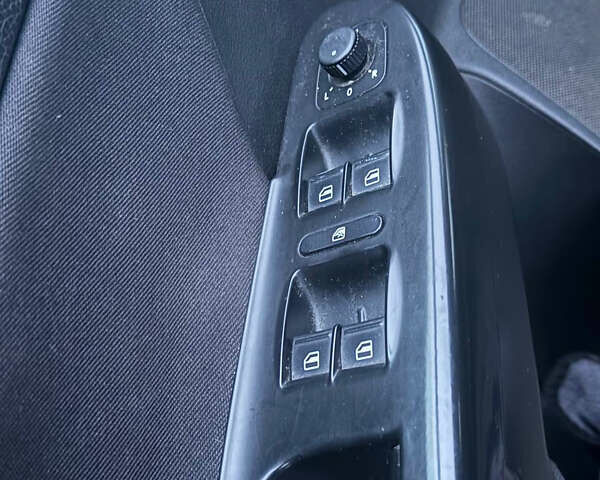 Черный Фольксваген Пассат, объемом двигателя 1.9 л и пробегом 400 тыс. км за 5500 $, фото 16 на Automoto.ua