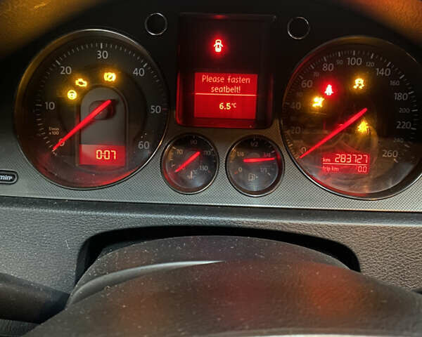 Черный Фольксваген Пассат, объемом двигателя 2 л и пробегом 283 тыс. км за 3200 $, фото 4 на Automoto.ua