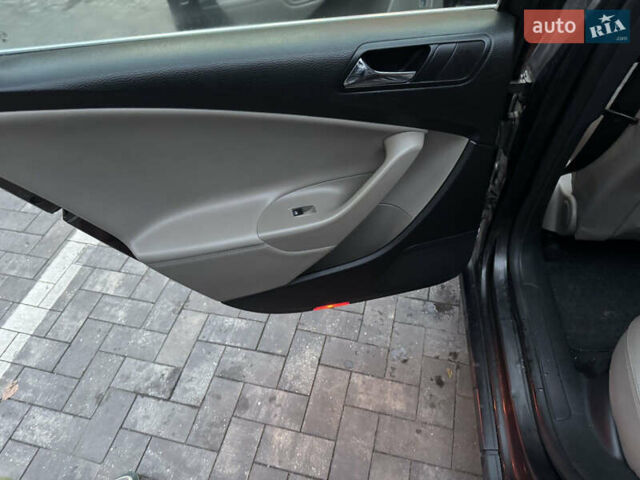 Черный Фольксваген Пассат, объемом двигателя 1.97 л и пробегом 350 тыс. км за 6500 $, фото 16 на Automoto.ua