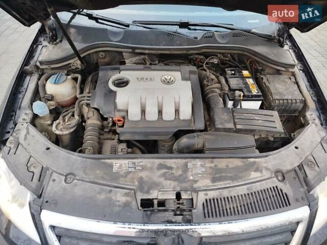 Черный Фольксваген Пассат, объемом двигателя 1.99 л и пробегом 330 тыс. км за 4650 $, фото 15 на Automoto.ua