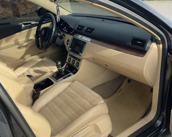 Чорний Фольксваген Пассат, об'ємом двигуна 1.97 л та пробігом 308 тис. км за 5500 $, фото 16 на Automoto.ua