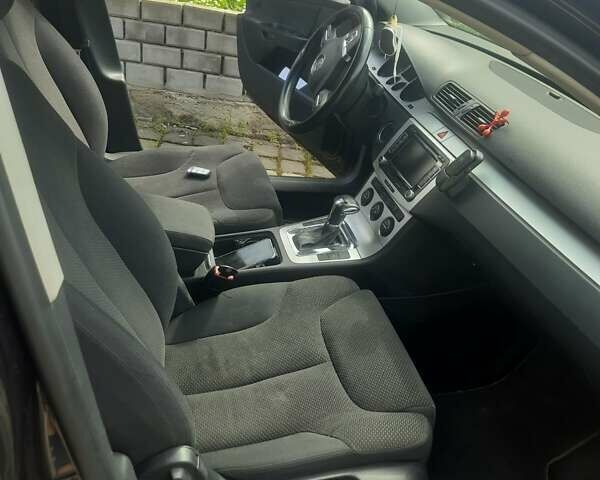 Черный Фольксваген Пассат, объемом двигателя 2 л и пробегом 299 тыс. км за 7000 $, фото 12 на Automoto.ua