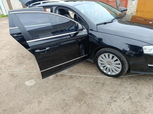 Черный Фольксваген Пассат, объемом двигателя 2 л и пробегом 300 тыс. км за 6799 $, фото 1 на Automoto.ua