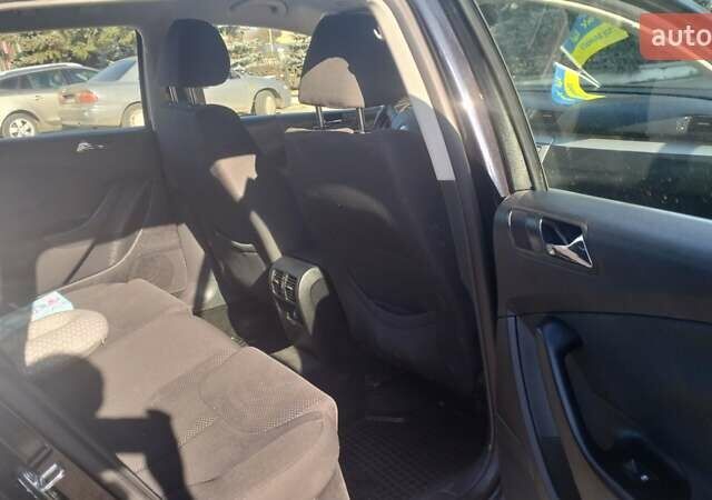 Чорний Фольксваген Пассат, об'ємом двигуна 1.97 л та пробігом 260 тис. км за 7000 $, фото 16 на Automoto.ua