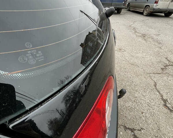 Черный Фольксваген Пассат, объемом двигателя 1.97 л и пробегом 306 тыс. км за 7000 $, фото 4 на Automoto.ua