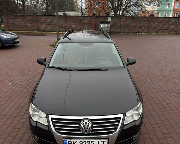 Чорний Фольксваген Пассат, об'ємом двигуна 2 л та пробігом 370 тис. км за 8100 $, фото 20 на Automoto.ua