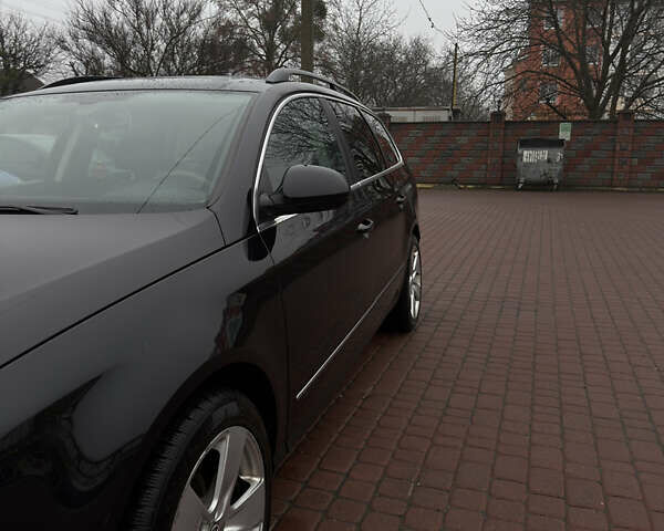 Чорний Фольксваген Пассат, об'ємом двигуна 2 л та пробігом 370 тис. км за 8100 $, фото 7 на Automoto.ua