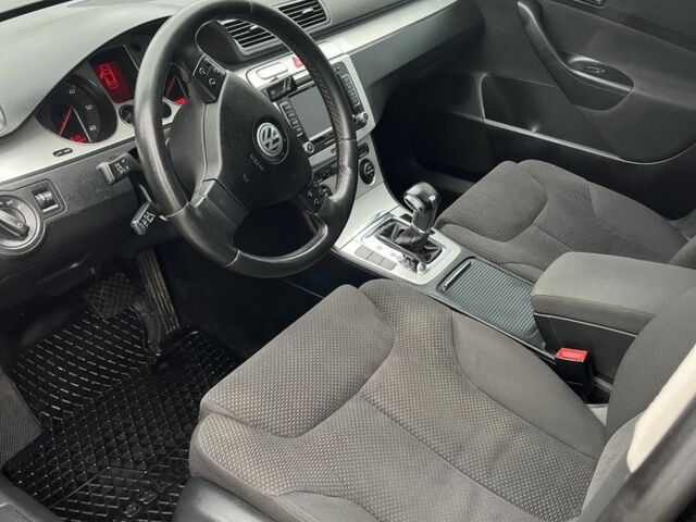 Чорний Фольксваген Пассат, об'ємом двигуна 2 л та пробігом 255 тис. км за 7100 $, фото 9 на Automoto.ua