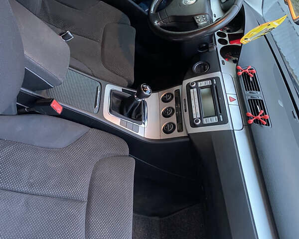 Черный Фольксваген Пассат, объемом двигателя 1.97 л и пробегом 311 тыс. км за 5899 $, фото 21 на Automoto.ua