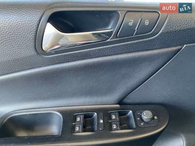 Черный Фольксваген Пассат, объемом двигателя 1.97 л и пробегом 256 тыс. км за 7000 $, фото 33 на Automoto.ua